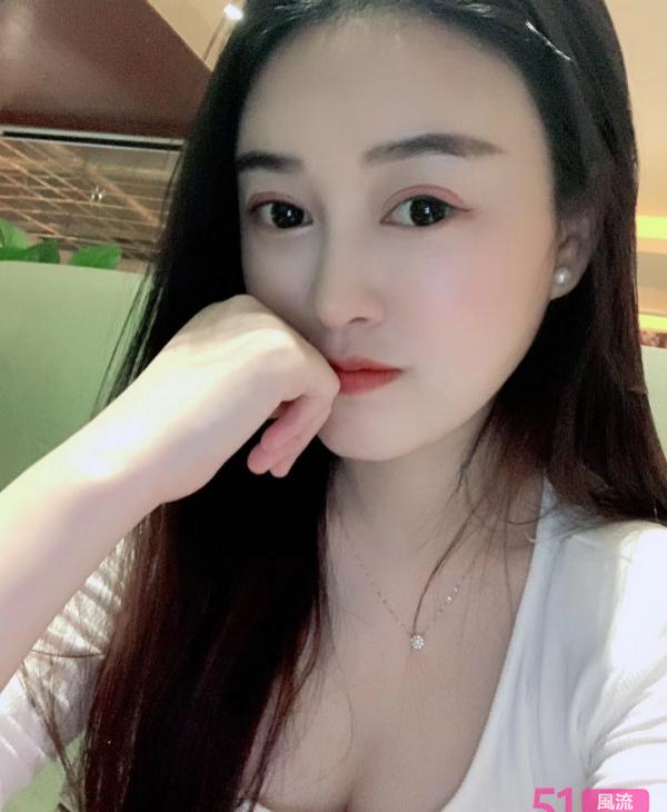 体验大奶佳佳
