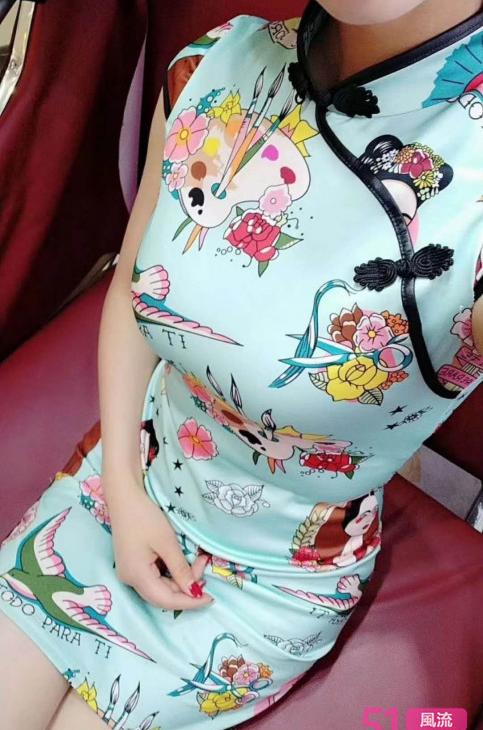 胸大，神材好的妹子！