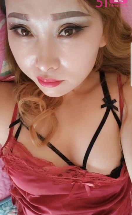 铁西草青性感丰满