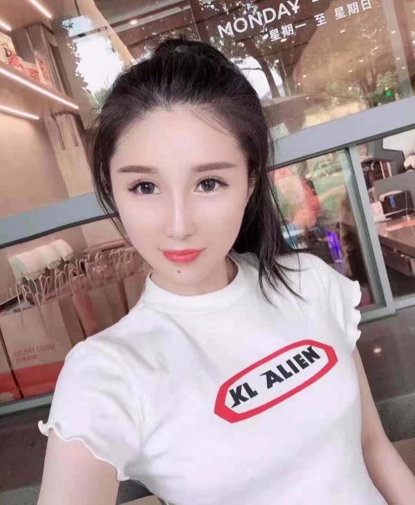 刚下海的妹纸
