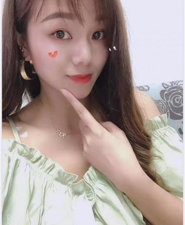 龙华高妹 小诺