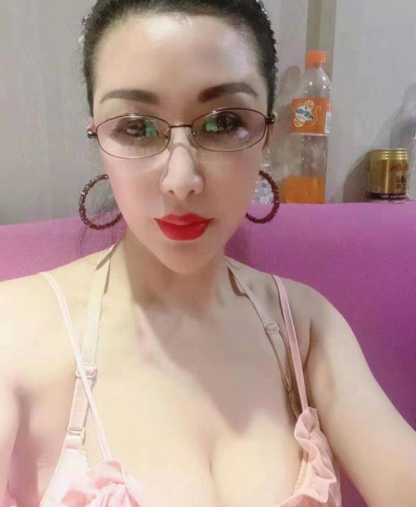 豪爽东北熟女