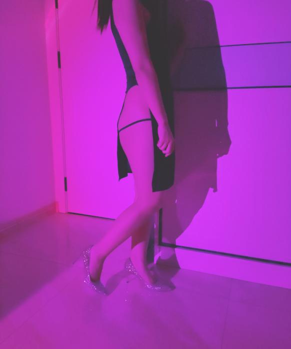 双马尾小妹