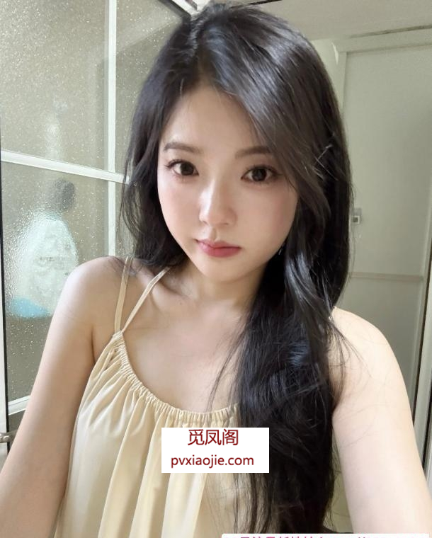 性感甜美李哈哈