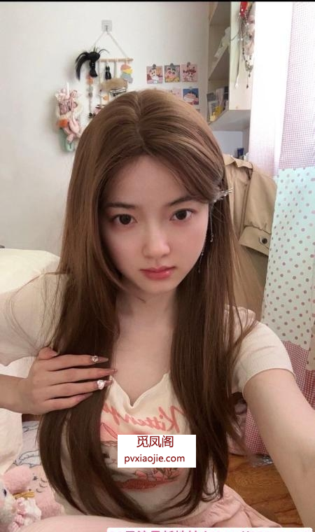 性感甜美李哈哈