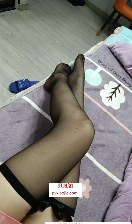 长腿黑丝熟女