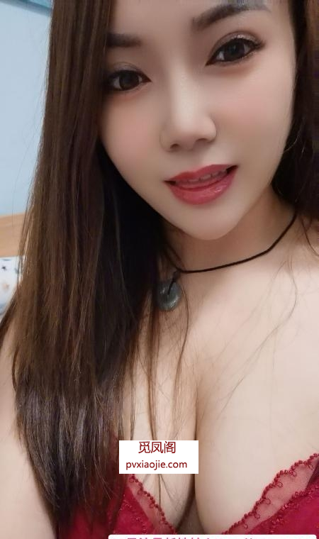 白云风骚黑丝熟女