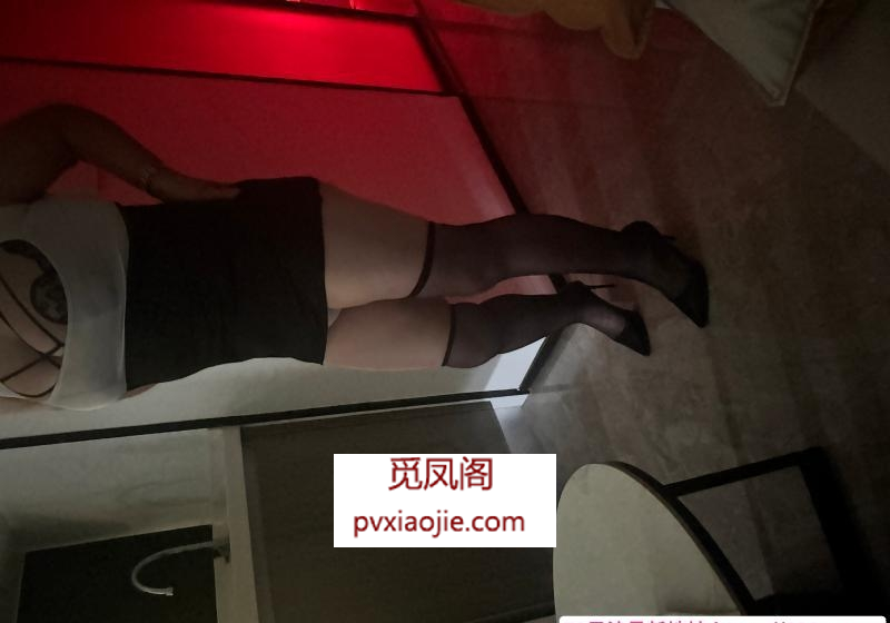巨乳美妇朵朵