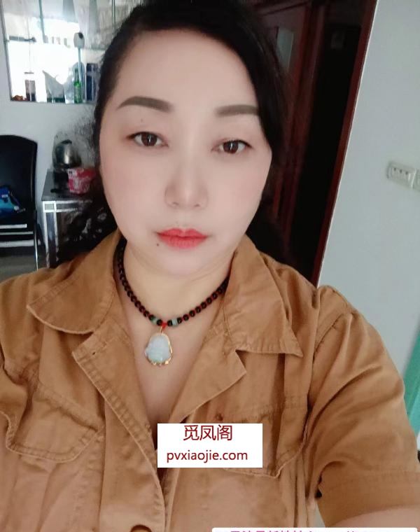 特大胸泻火少妇