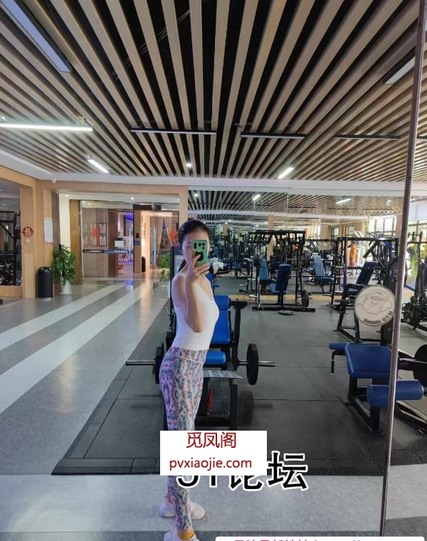 游泳老师小姐姐兼职