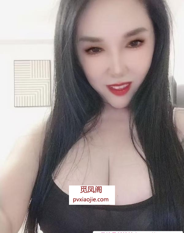 大胸依依姐
