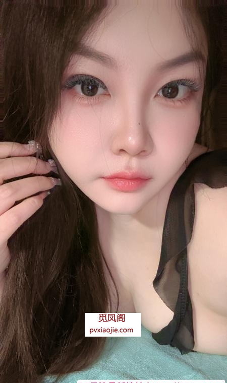 南门性感大胸妹子