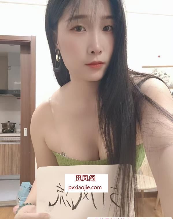 白愣丰满御姐