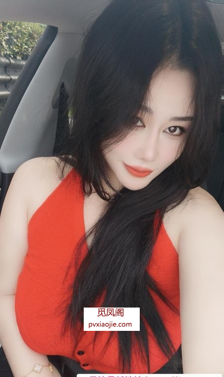 栖霞欧美风小姐姐