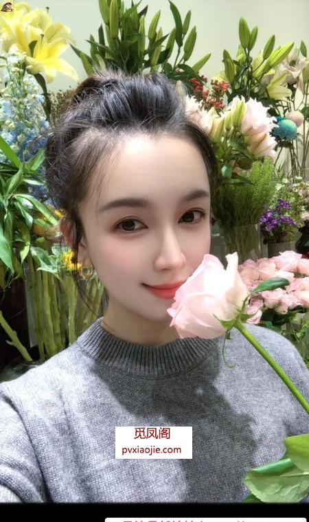 气质绝佳的美女伊伊