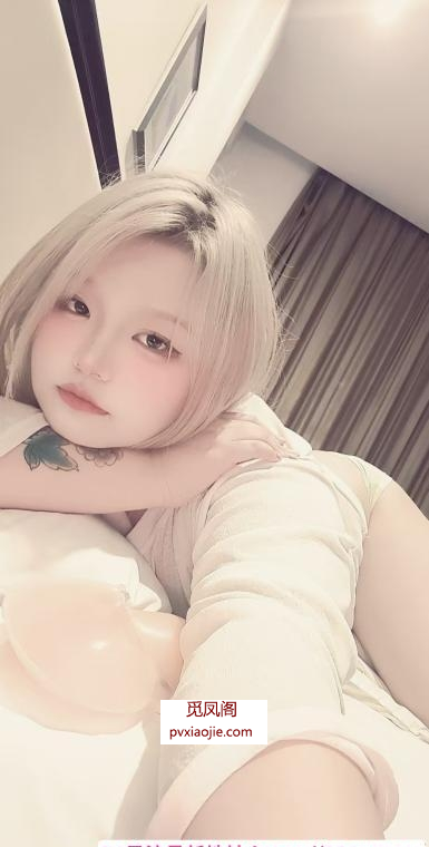 大胸学生妹
