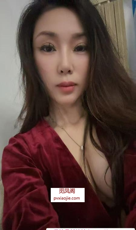 南开妩媚女人