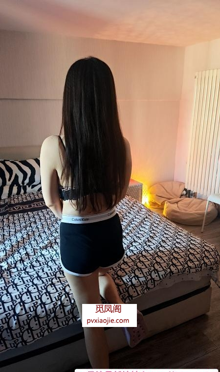 美乳嫩妹梦瑶