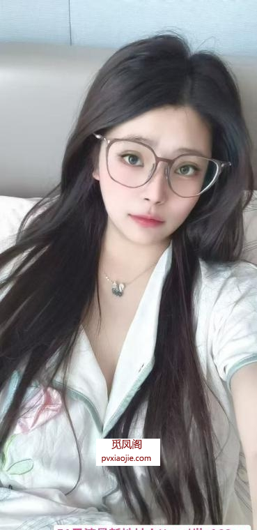 丰满巨乳骚货