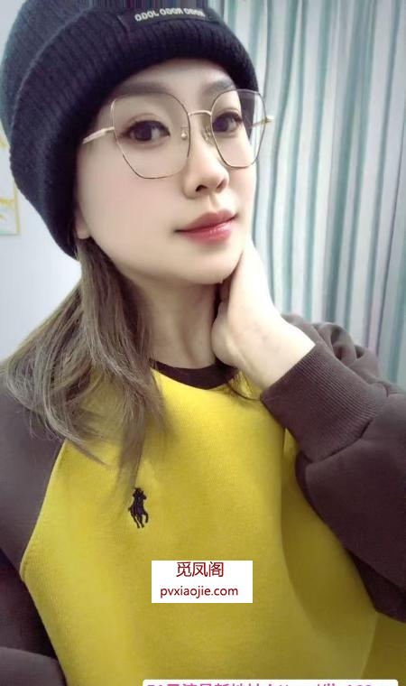 巨骚眼镜姐