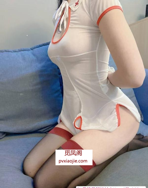 长腿嫩模佩佩