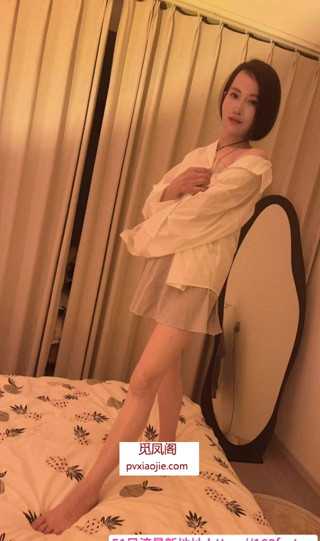 成熟小巧美妇