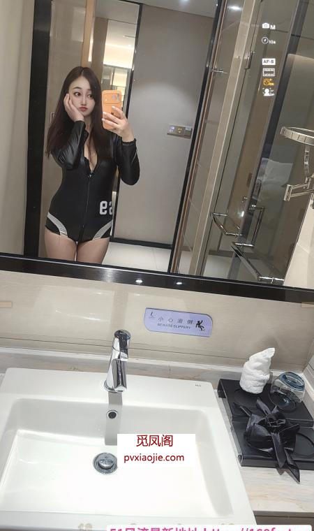 性感美腿小青