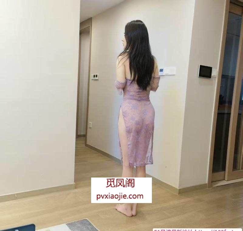 冷白皮大胸长腿美女