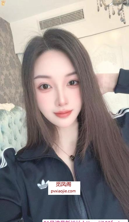制服御姐Selina