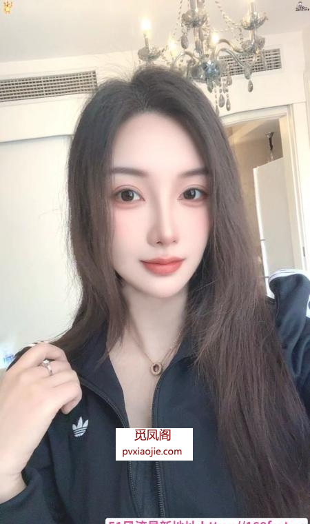 制服御姐Selina