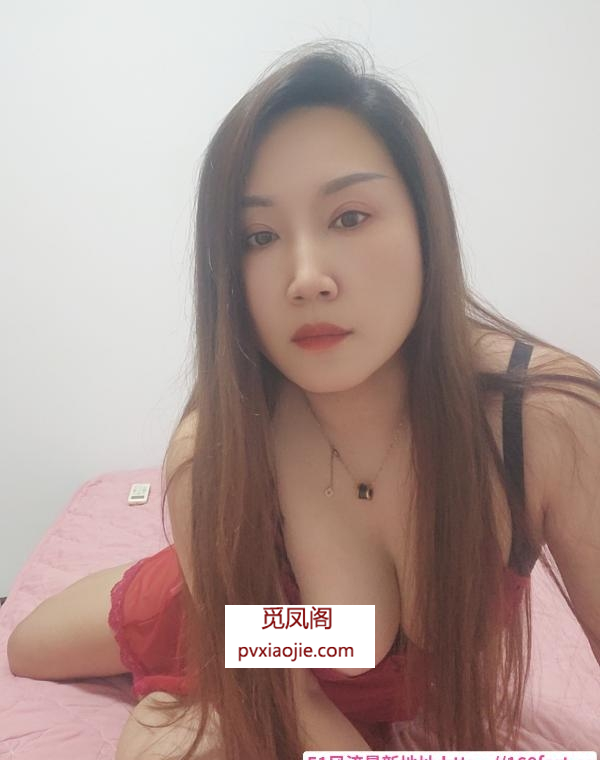 梅花园长发美女