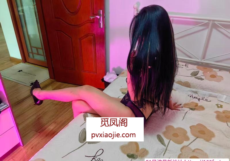 南门性感长腿骚妇