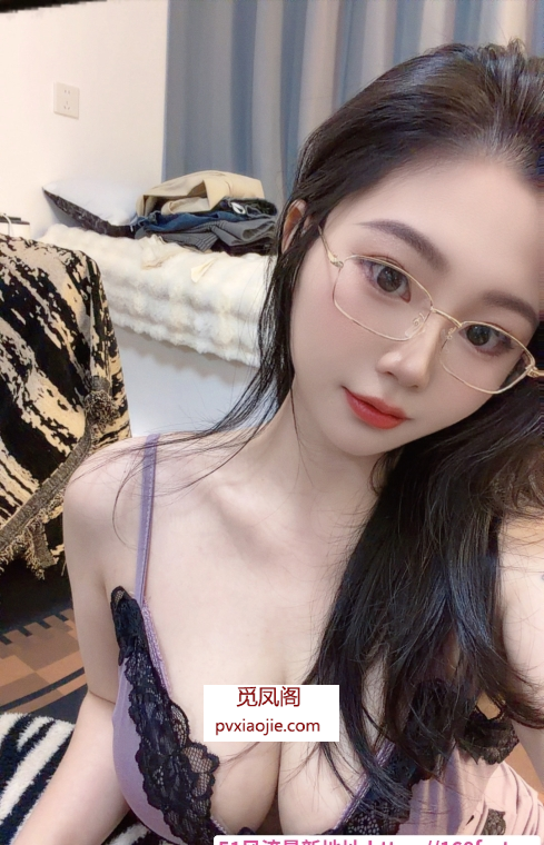 胸大可爱的甜妹妹