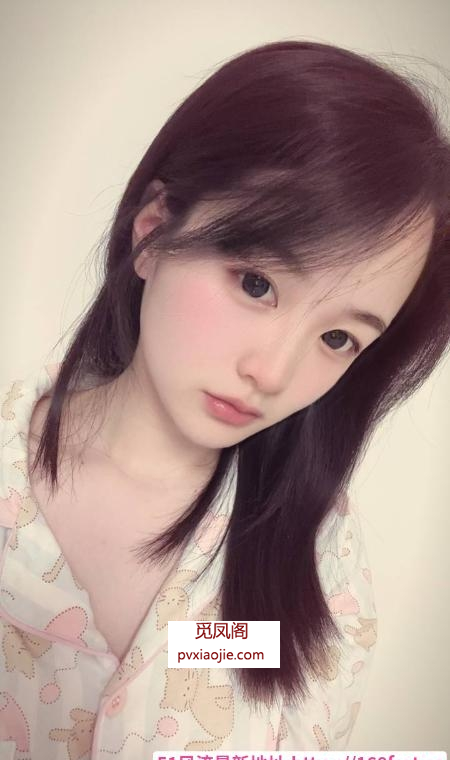 气质大胸嫩妹