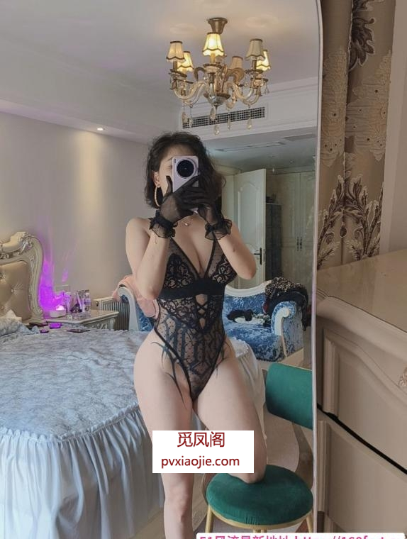 丰乳肥臀的骚妇