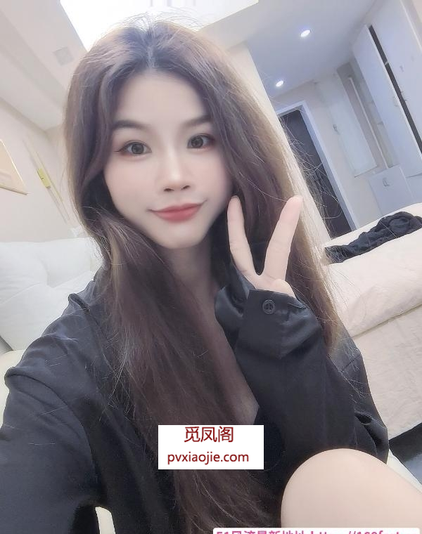 笑容甜美大长腿