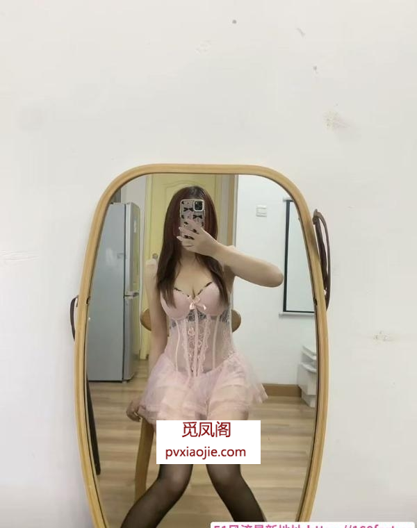 三点粉美女九儿